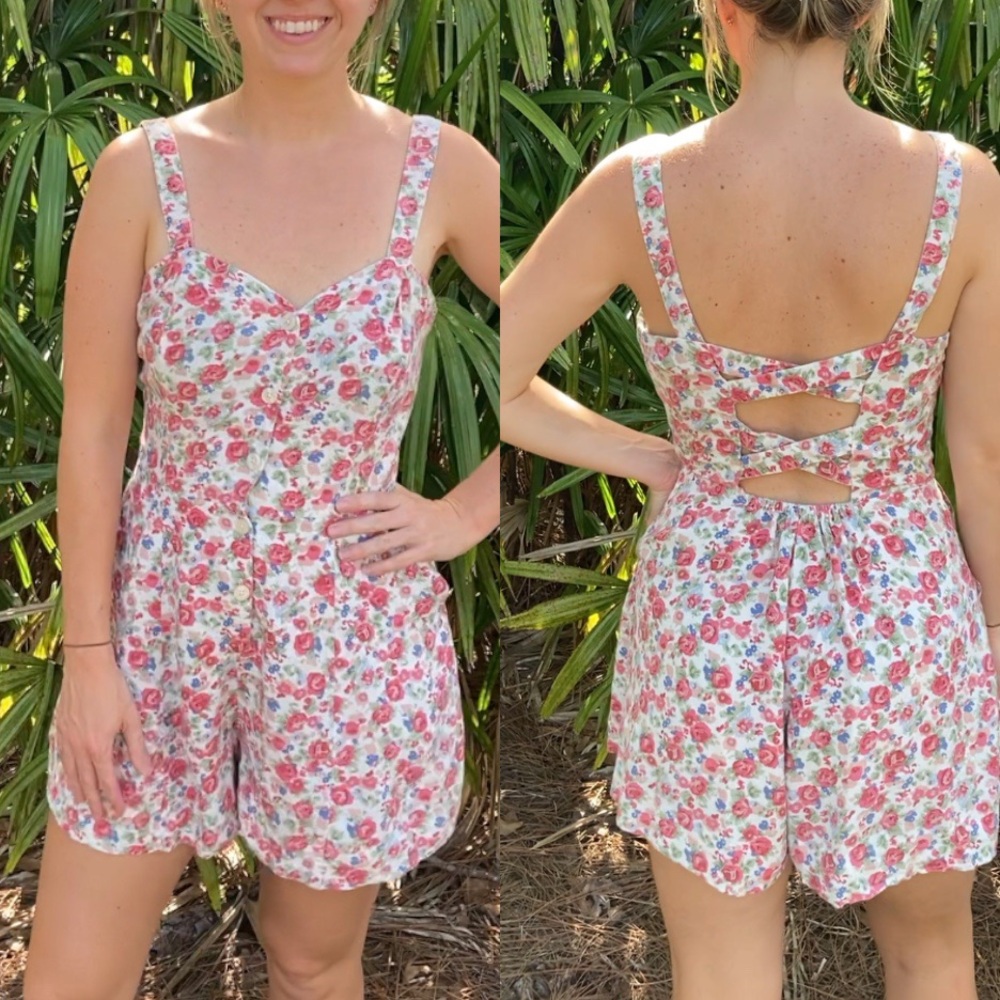SALE❤️ Vintage Retro Floral Open Back Romper